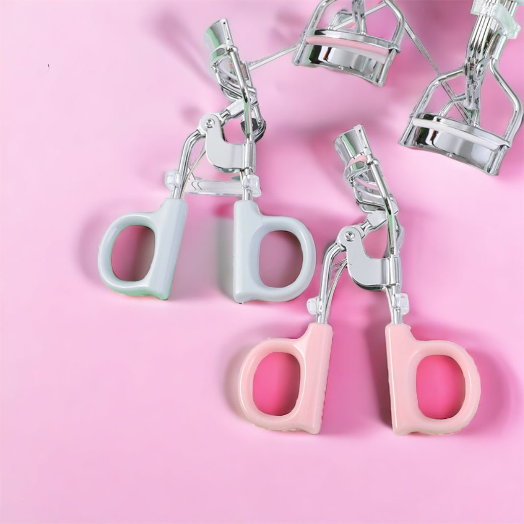 Eyelash curler - Bëbë cosmetics Ltd